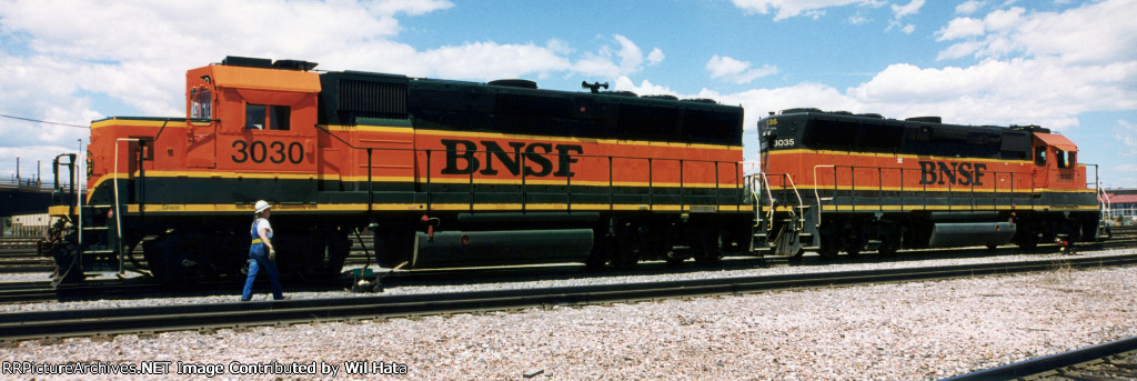 BNSF GP40X 3030